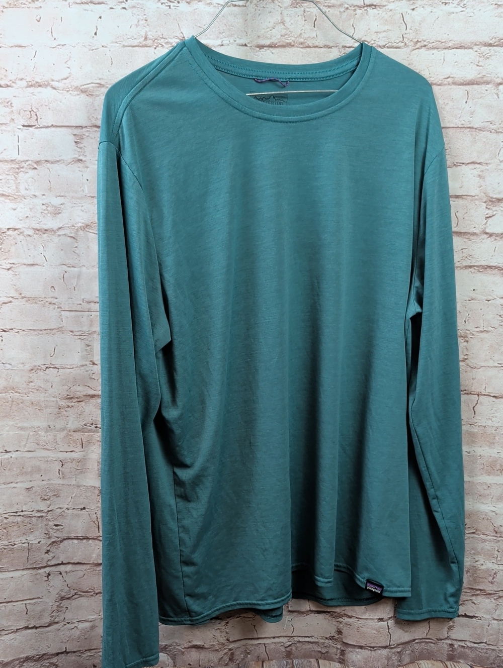 Patagonia Men's Long Sleeve Performance Shirt Green Logo Large